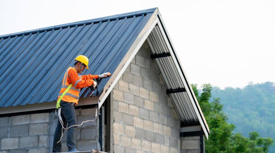 Expert Emergency Roof Repairs services in Springvale, ME